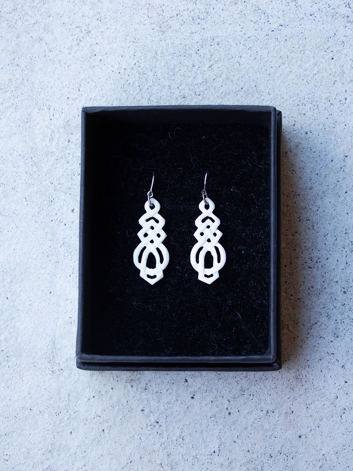 けもの舎　雫　ピアス