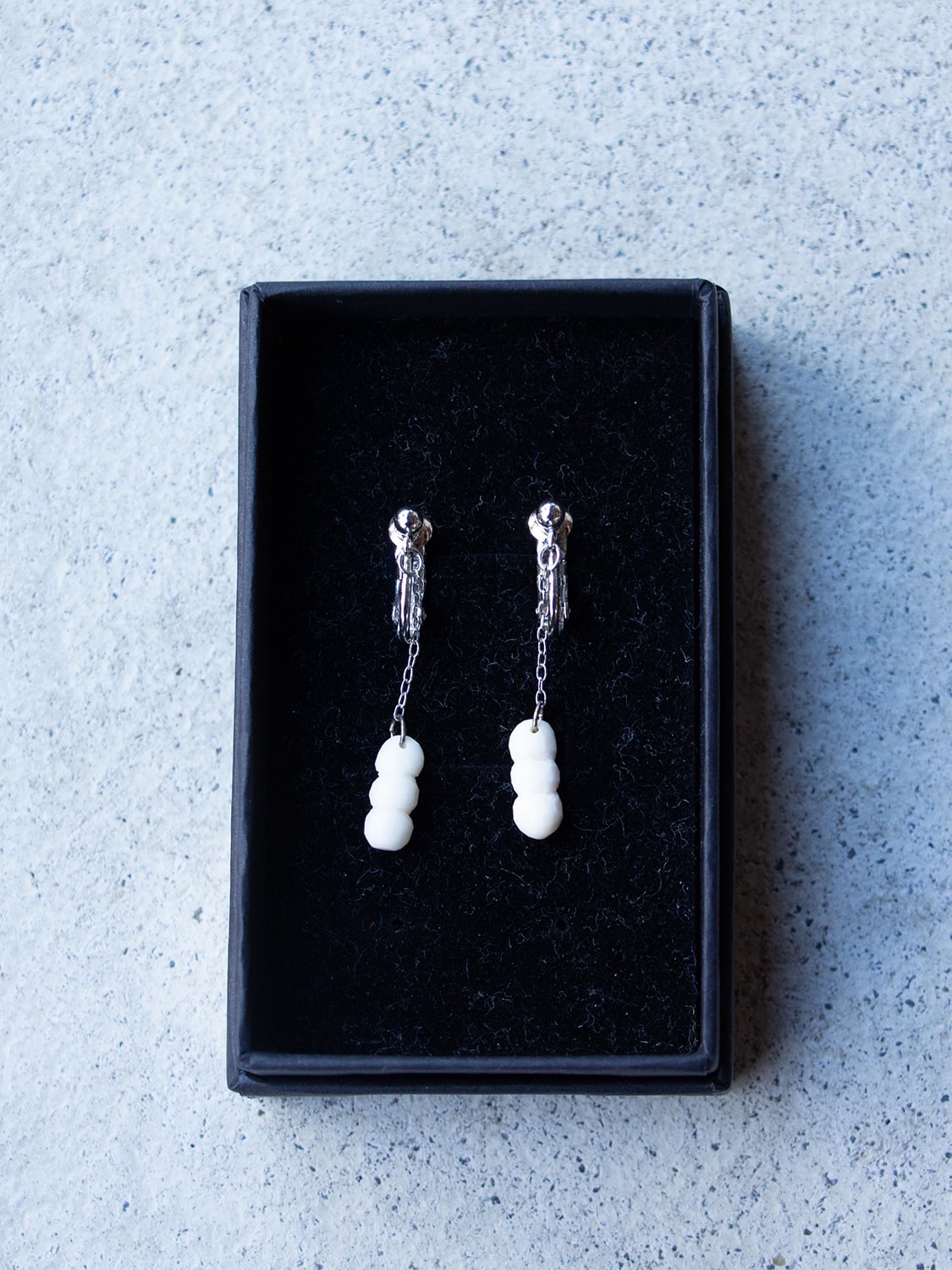 けもの舎　粒　イヤリング