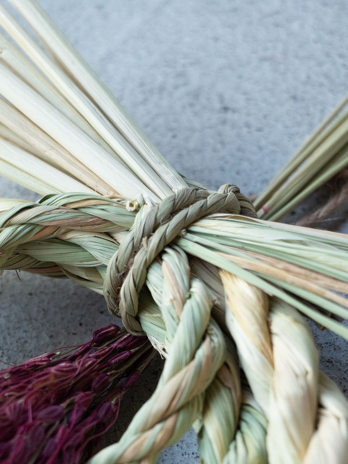 山から福がおりてくる しめ飾り 鯉目御縁（赤）（こいめごえん あか）