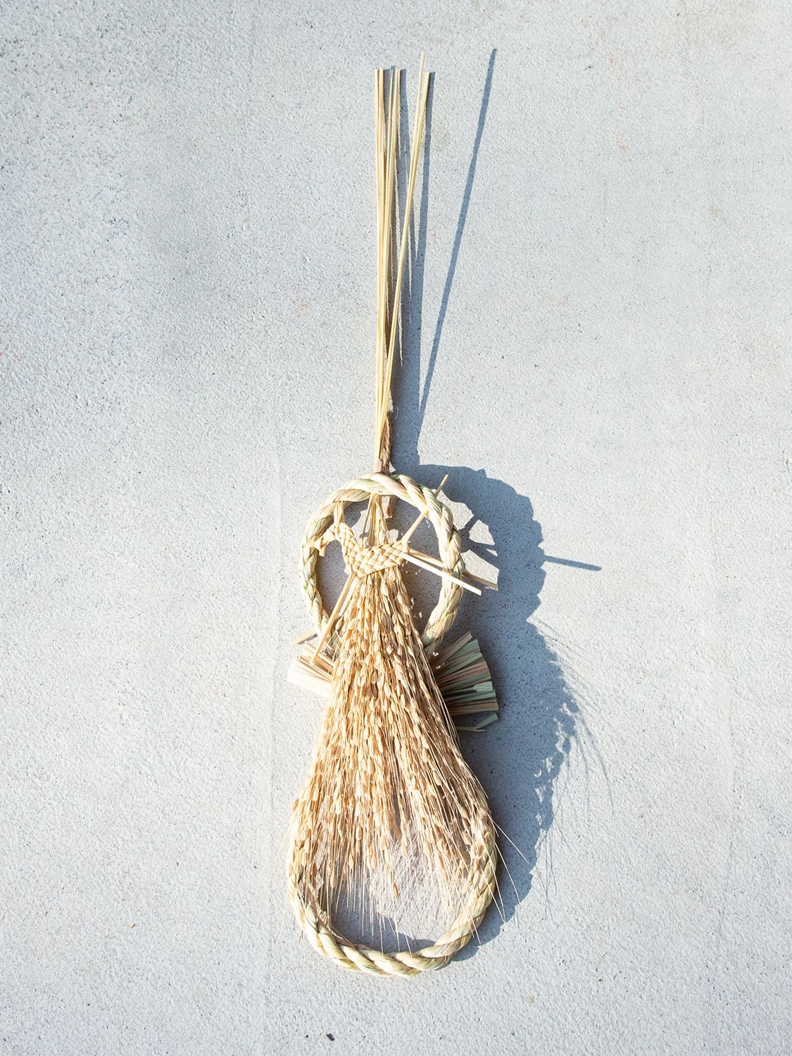 山から福がおりてくる しめ飾り 無限瓢箪から駒(白)(むげんひょうたんからこま しろ)