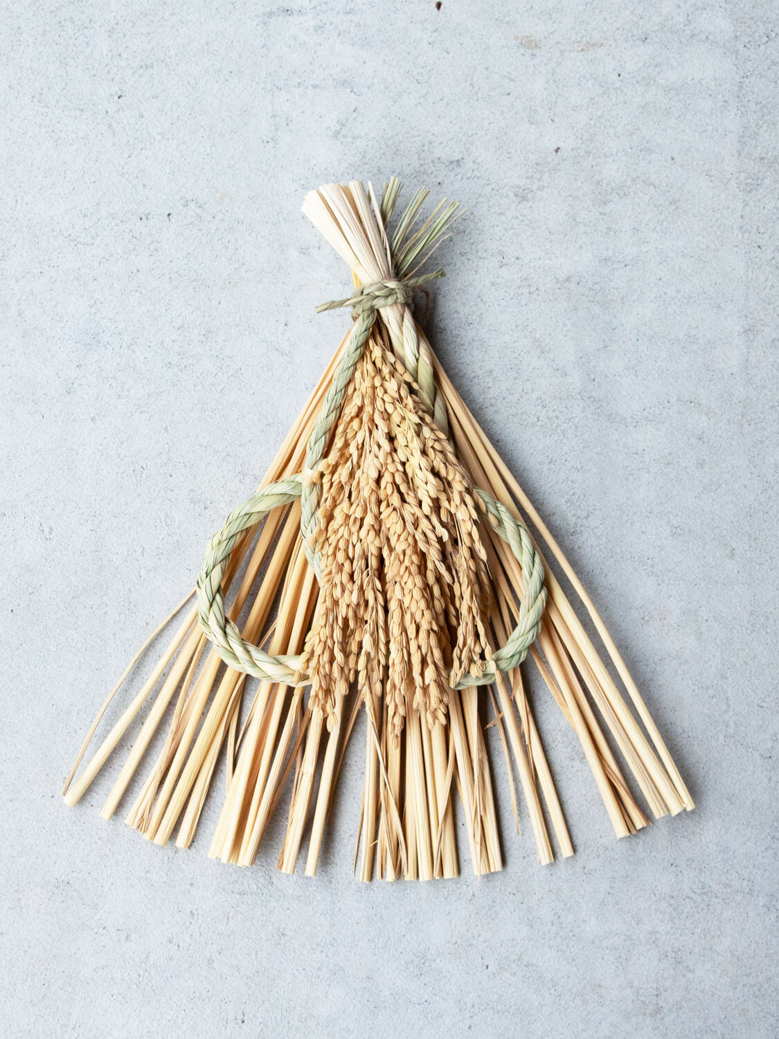 山から福がおりてくる しめ飾り 末広出芽繁栄（すえひろしゅつがはんえい）