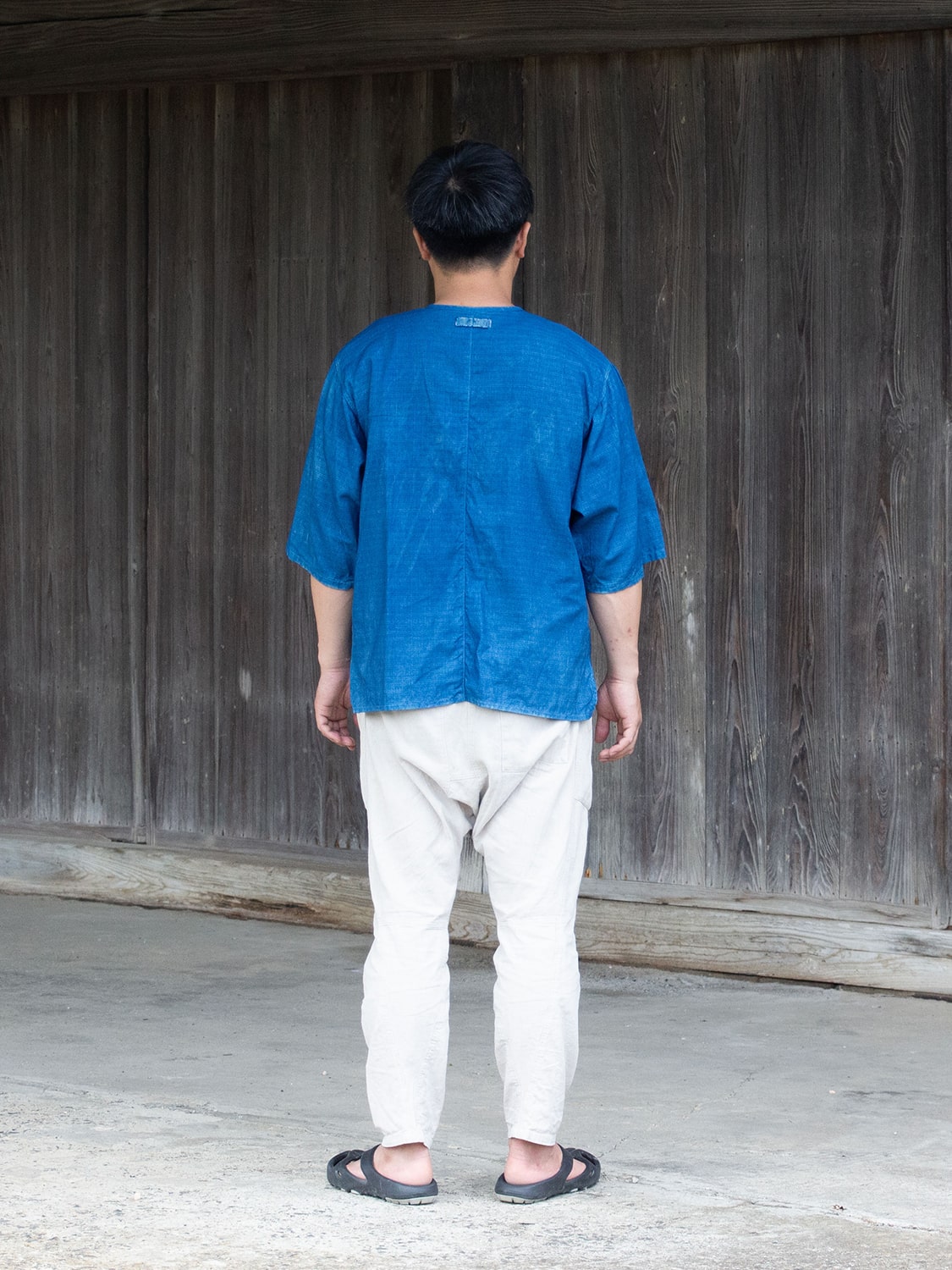 縁日 正藍冷染(しょうあいひやぞめ)の斜子織シャツ(nanakooriSHIRT)