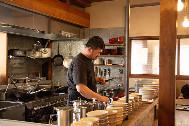 麻婆豆腐 どんどん SAPPAKAMA 縁日 猿袴