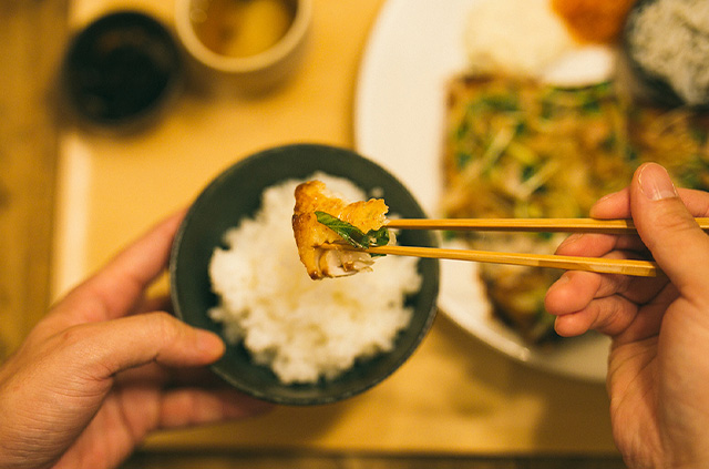 おかえりの箸　食卓