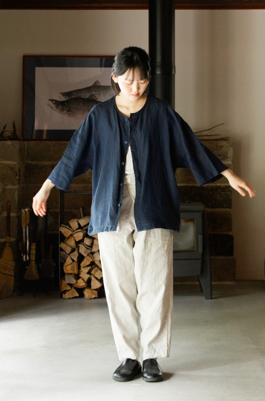 ダボシャツ　DABO SHIRT indigo 麻  着用イメージ
