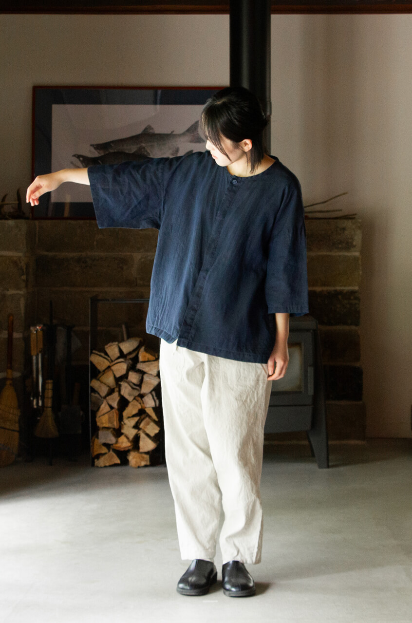 ダボシャツ　DABO SHIRT indigo 麻  着用イメージ