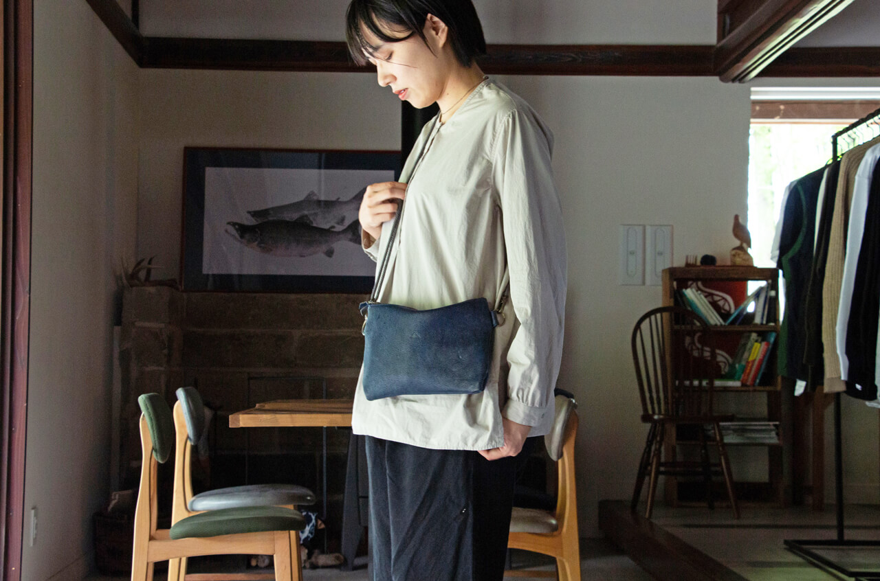 縁日 熊革　サコッシュ