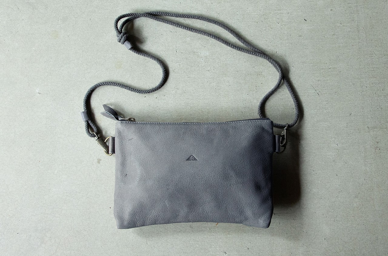 山ノ頂 SHIKAGAWA-SACOCHE(鹿革サコッシュ)