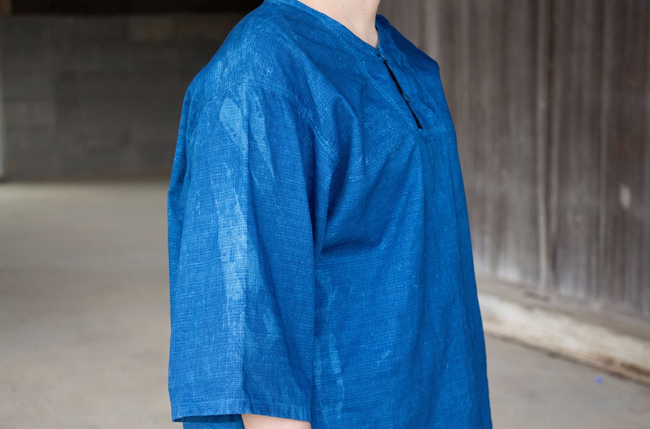 正藍冷染(しょうあいひやぞめ)の斜子織シャツ(nanakooriSHIRT)