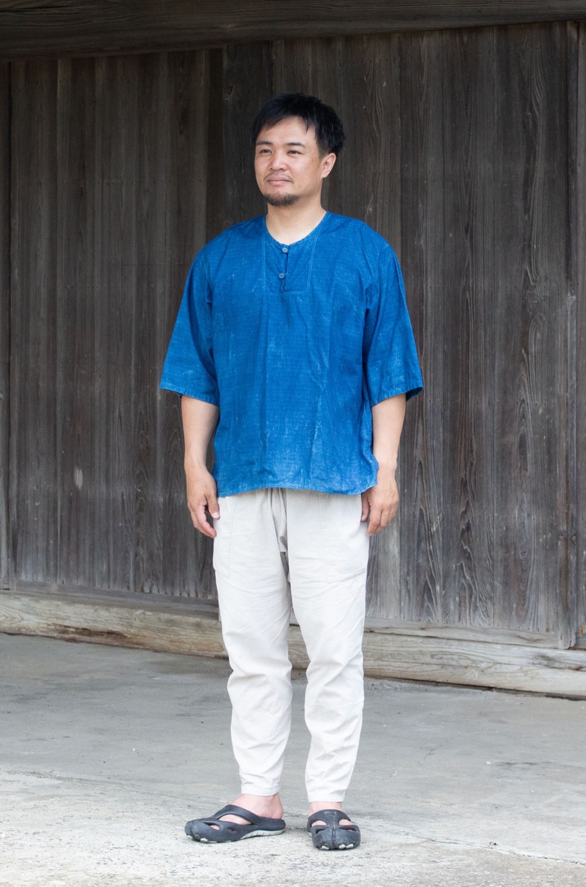 正藍冷染(しょうあいひやぞめ)の斜子織シャツ(nanakooriSHIRT) LLサイズ